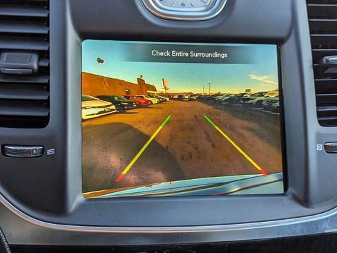 Used 2020 Chrysler 300 Limited image 22