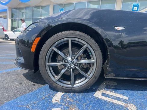 Used 2017 MAZDA MX-5 Miata RF Grand Touring image 10