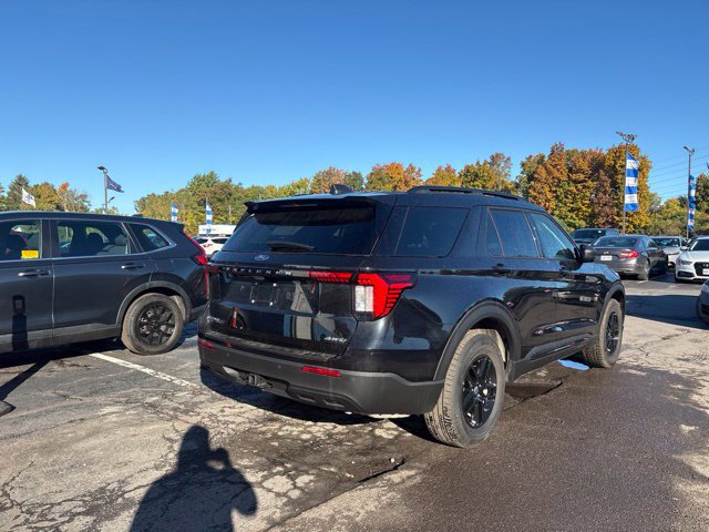 Used 2025 Ford Explorer Active AWD/4WD image 5