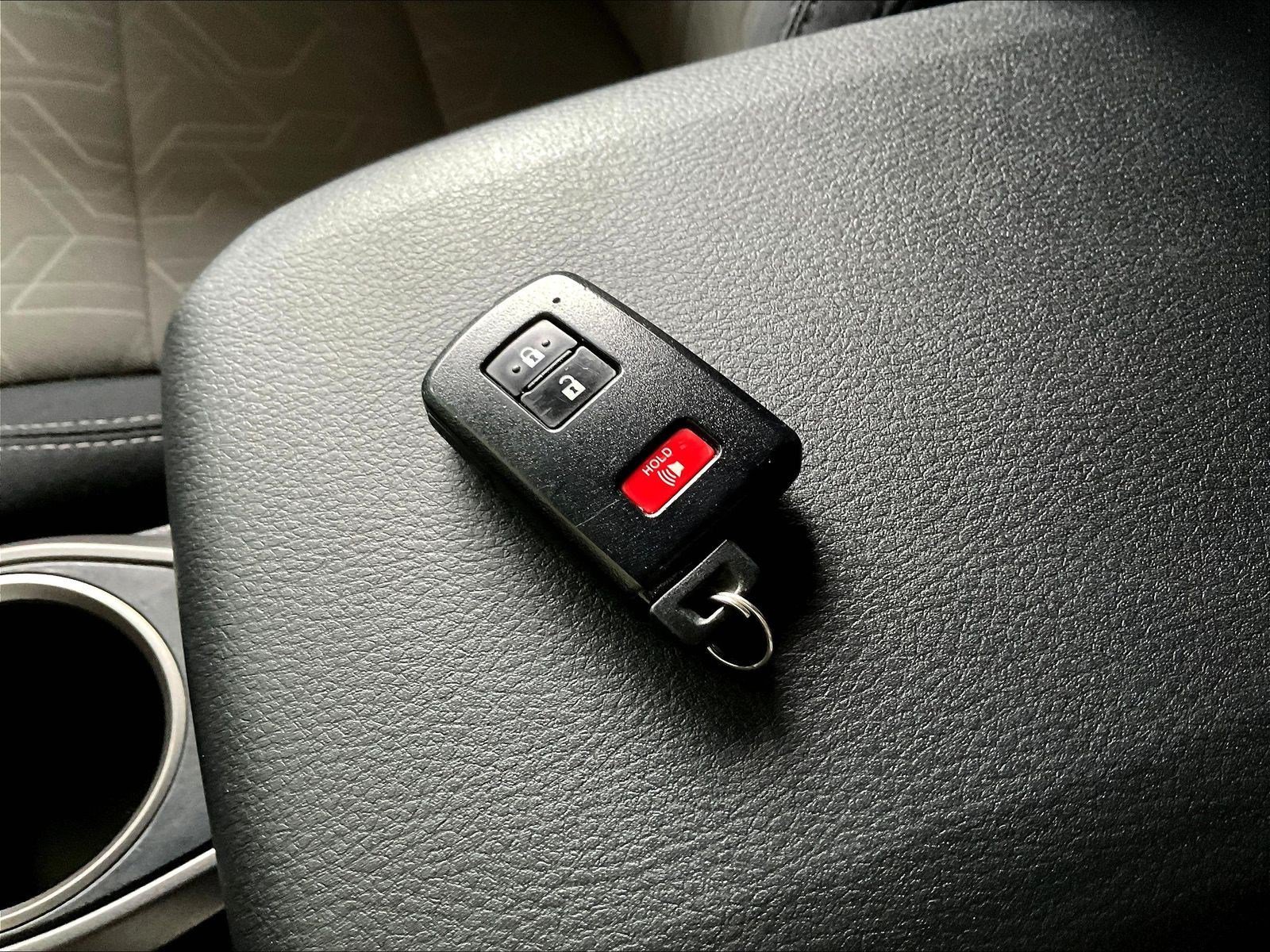 Used 2020 Toyota Tacoma TRD Off-Road w/ Technology Package AWD/4WD image 34