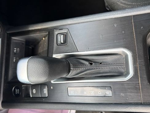 Used 2025 Nissan Kicks SV FWD image 22