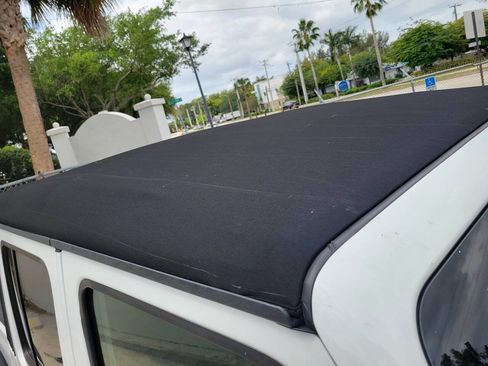 Used 2024 Jeep Gladiator Rubicon w/ Safety Group image 15