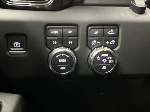 Used 2023 GMC Sierra 1500 AT4 w/ Technology Package image 24