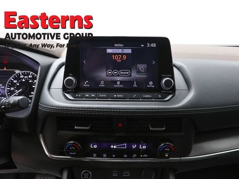 Used 2023 Nissan Rogue SV AWD/4WD image 11