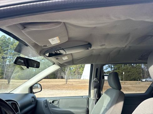 Used 2007 Dodge Grand Caravan SXT image 12