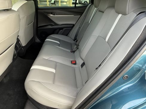 Used 2025 Toyota Camry SE image 29