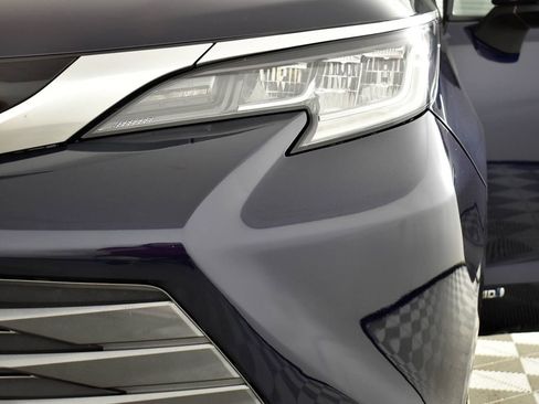 Used 2021 Toyota Sienna Limited image 2