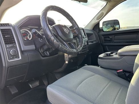 Used 2018 RAM 2500 Tradesman w/ Chrome Appearance Group image 11