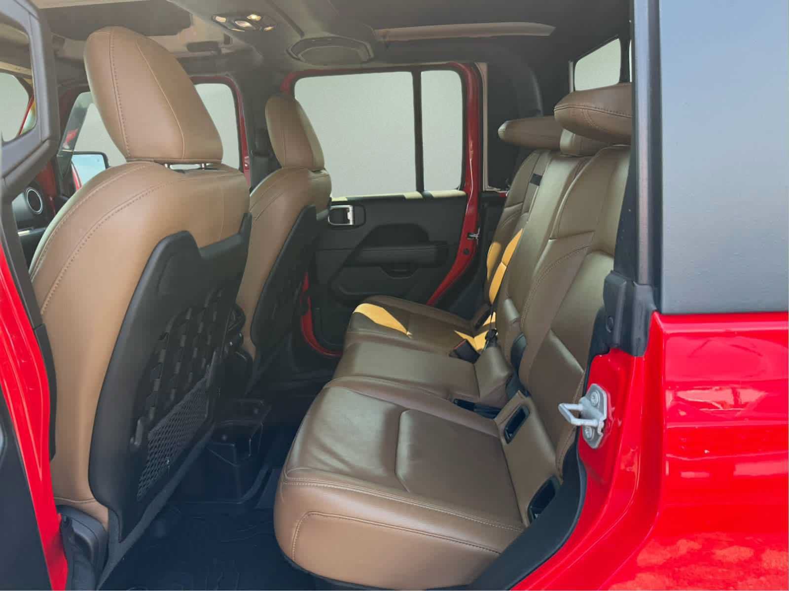 Used 2020 Jeep Gladiator Rubicon w/ LED Lighting Group AWD/4WD image 36