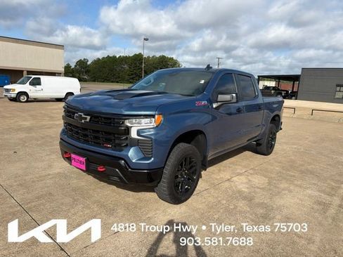 Used 2024 Chevrolet Silverado 1500 LT Trail Boss w/ Protection Package AWD/4WD image 3