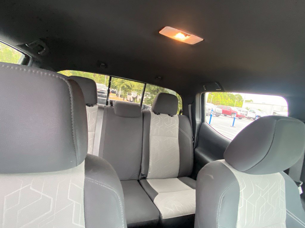 Used 2022 Toyota Tacoma TRD Off-Road AWD/4WD image 28