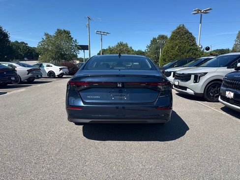 Used 2025 Honda Accord SE image 4