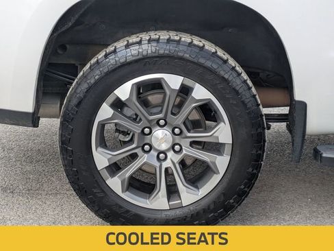Used 2023 Chevrolet Silverado 1500 High Country w/ Technology Package AWD/4WD image 12