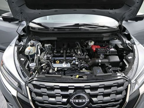 Used 2024 Nissan Kicks SR w/ SR Premium Package FWD image 5
