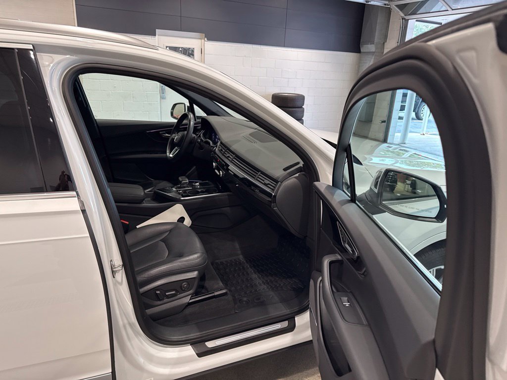 Used 2018 Audi Q7 3.0T Prestige AWD/4WD image 12