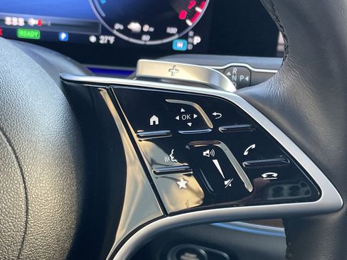 Certified 2025 Mercedes-Benz GLE 450e 4MATIC image 28