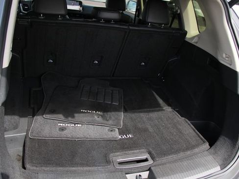 Certified 2023 Nissan Rogue Platinum FWD image 12