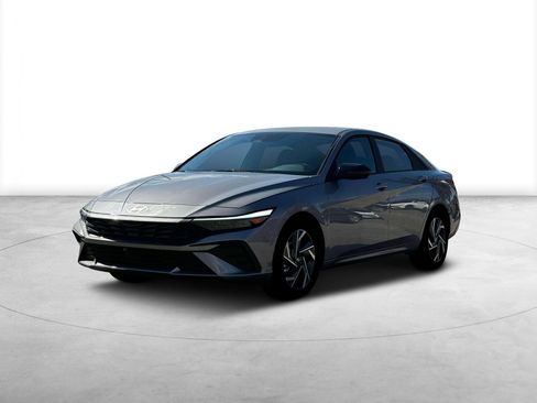 New 2025 Hyundai Elantra SEL image 1