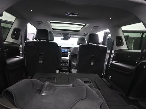 Used 2023 Jeep Grand Cherokee L Limited w/ Luxury Tech Group II AWD/4WD image 12