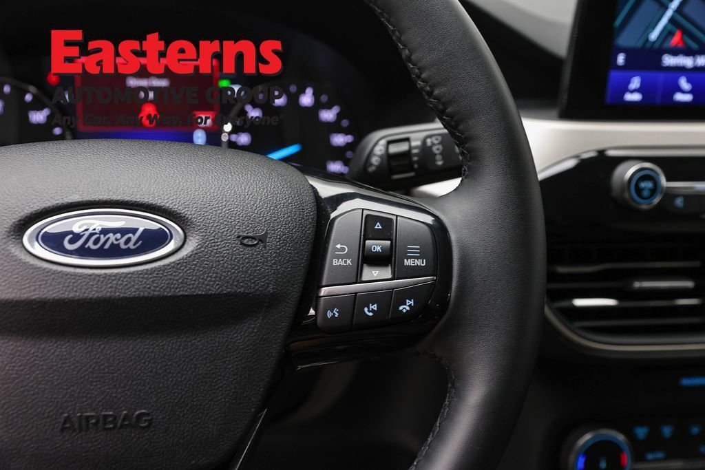 Used 2022 Ford Escape SE w/ Convenience Package FWD image 18