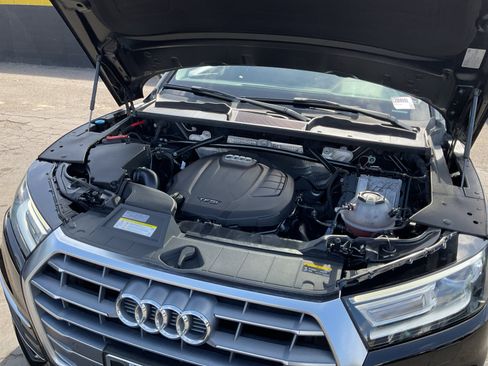 Used 2020 Audi Q5 2.0T Premium w/ Convenience Package AWD/4WD image 23