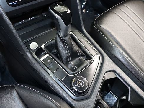 Used 2024 Volkswagen Tiguan SE image 20