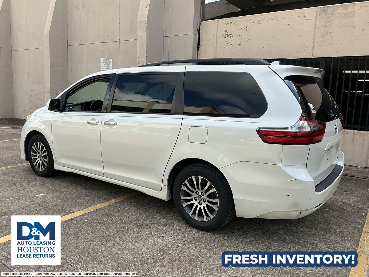 Used 2020 Toyota Sienna XLE w/ XLE Navigation Package FWD image 4