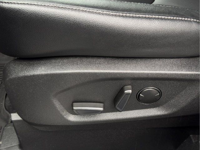 Used 2024 Ford Edge Titanium AWD/4WD image 23