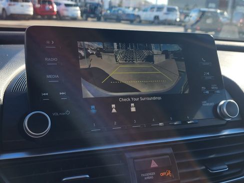 Used 2019 Honda Accord LX image 19