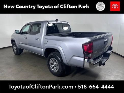 Used 2019 Toyota Tacoma SR5 AWD/4WD image 5
