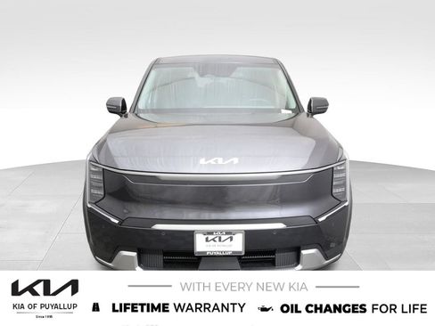 New 2026 Kia EV9 Light RWD image 2