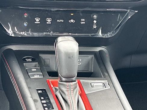 New 2026 Nissan Kicks SR FWD image 25