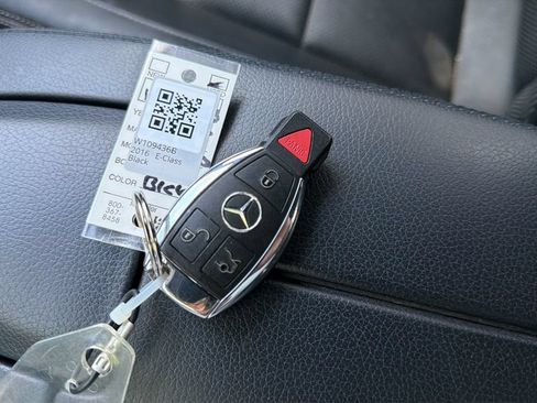 Used 2016 Mercedes-Benz E 400 Cabriolet image 24