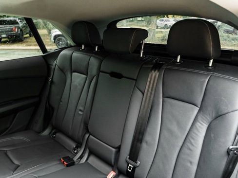 Used 2023 Audi Q8 Premium image 22
