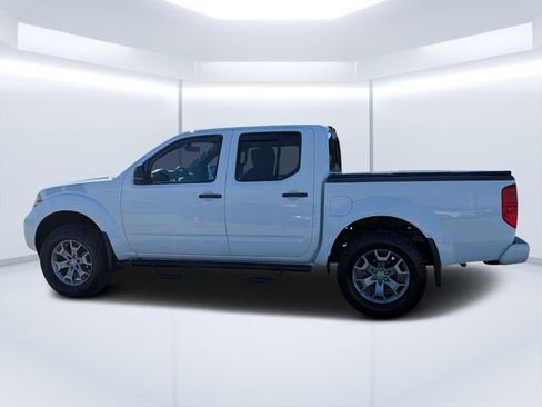 Used 2020 Nissan Frontier SV RWD image 6