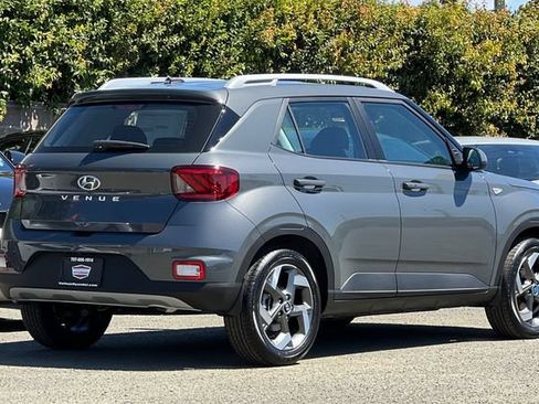 New 2026 Hyundai Venue SEL FWD image 6
