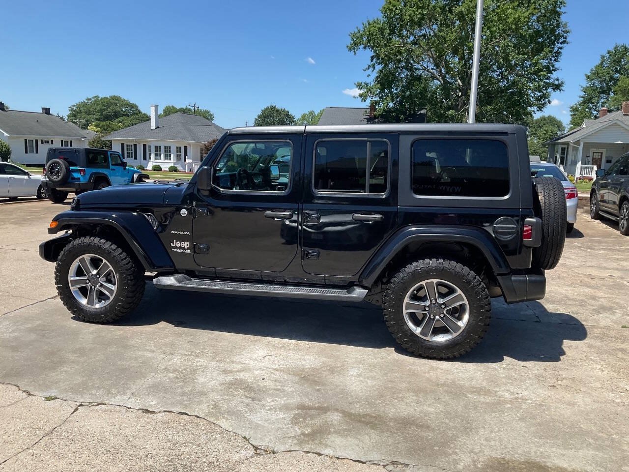 Used 2020 Jeep Wrangler Unlimited Sahara AWD/4WD image 6