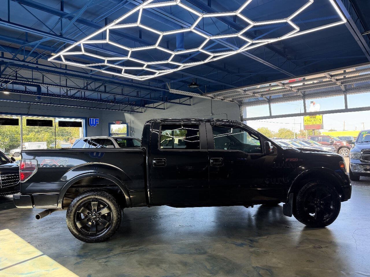 Used 2014 Ford F150 FX4 w/ Equipment Group 402A Luxury AWD/4WD image 10