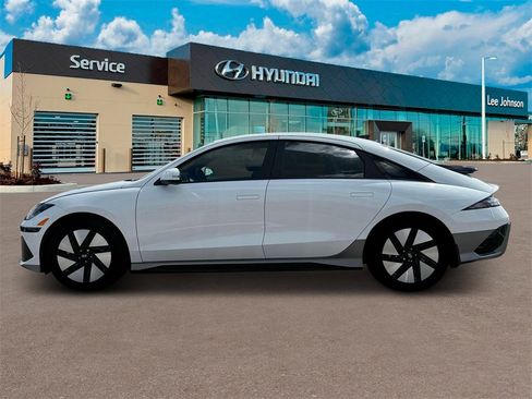 New 2025 Hyundai Ioniq 6 SE image 3