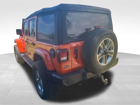 Used 2018 Jeep Wrangler Unlimited Sahara AWD/4WD image 18