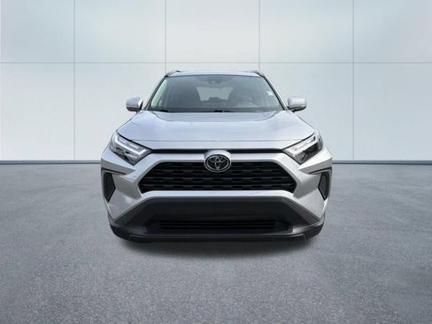 Used 2025 Toyota RAV4 XLE AWD/4WD image 3