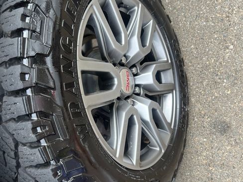 Used 2021 GMC Sierra 1500 AT4 w/ AT4 Carbonpro Edition AWD/4WD image 13