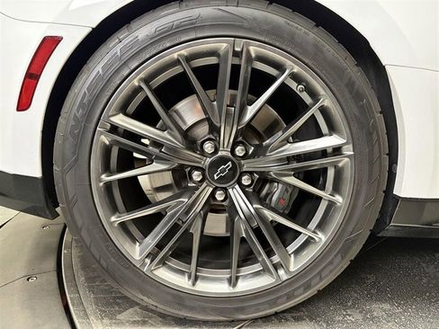 Used 2022 Chevrolet Camaro ZL1 RWD image 17