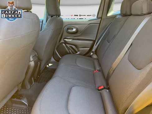 Used 2023 Jeep Renegade Latitude AWD/4WD image 13