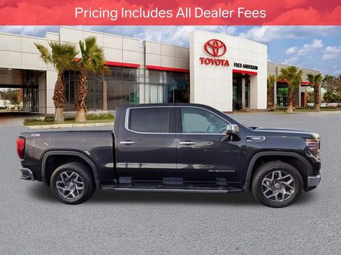 Used 2023 GMC Sierra 1500 SLT w/ SLT Premium Package AWD/4WD image 3