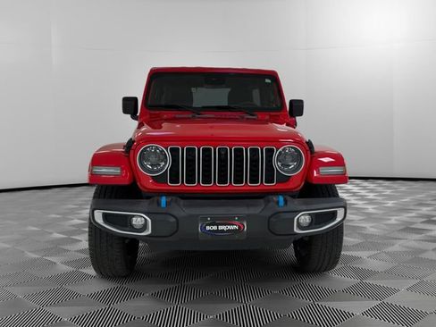 Used 2024 Jeep Wrangler Unlimited Sahara w/ Technology Group AWD/4WD image 8