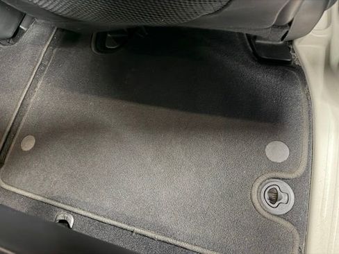 Used 2021 Chrysler Pacifica Touring-L FWD image 29