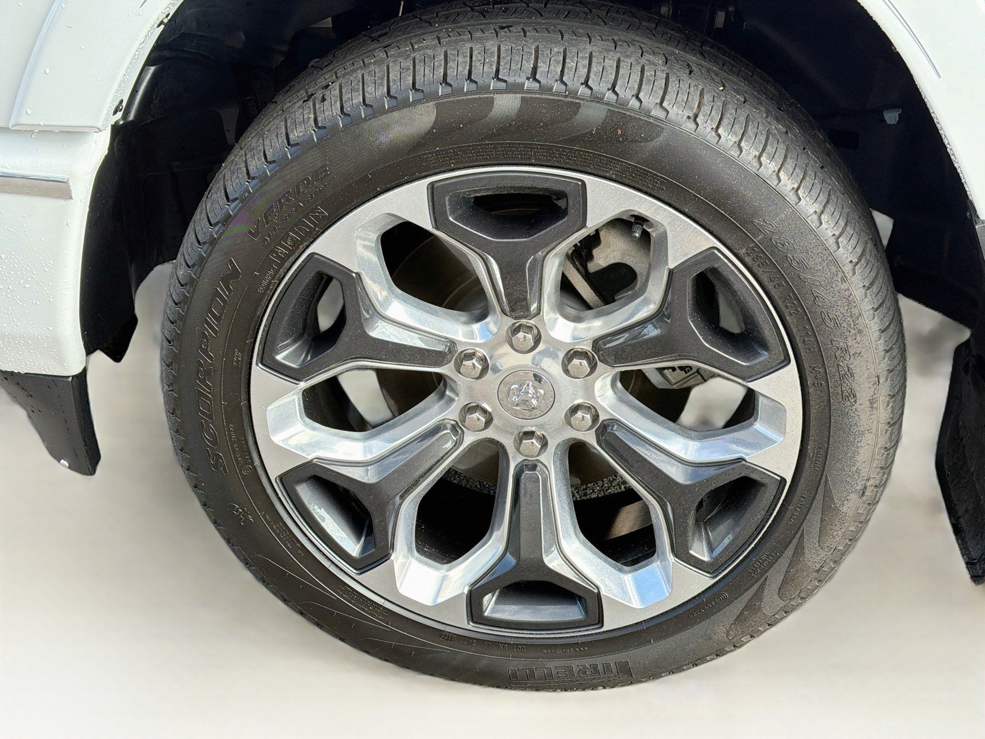 Used 2023 RAM 1500 Limited w/ Body Color Bumper Group AWD/4WD image 11
