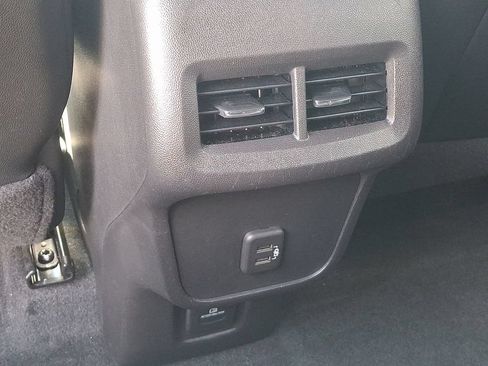 Certified 2024 Chevrolet Equinox RS FWD image 11