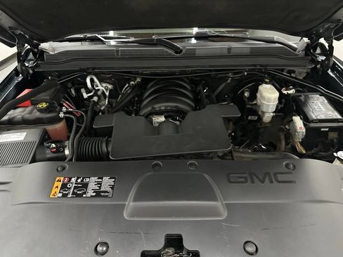 Used 2019 GMC Yukon SLT w/ Graphite Performance Edition RWD image 6